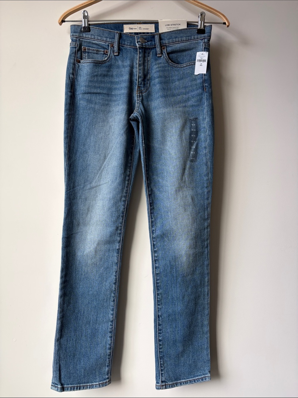 GAP 1969 Real Straight Low Stretch Blue Wash Fading Jeans Women’s Size 26R NWT